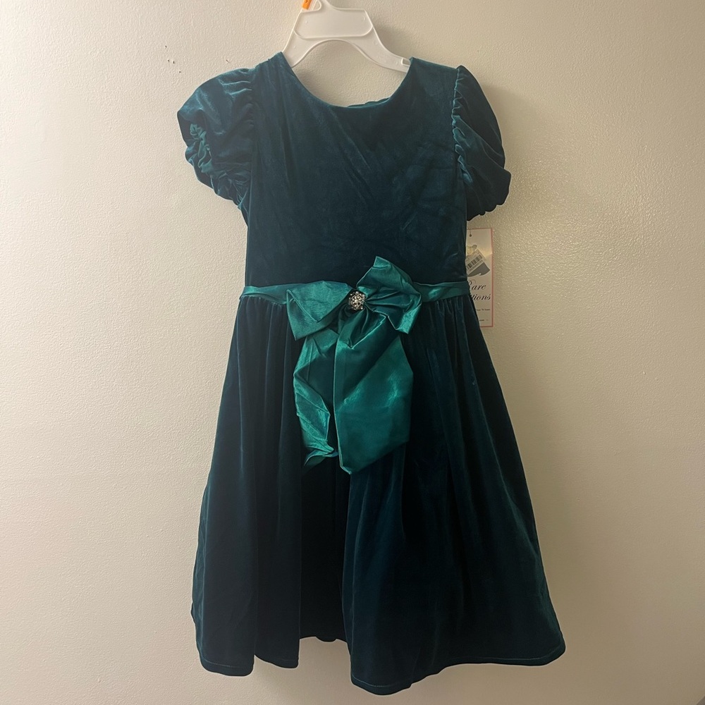 Big Girls Flutter-Sleeve Velvet Fit-And-Flare Dress